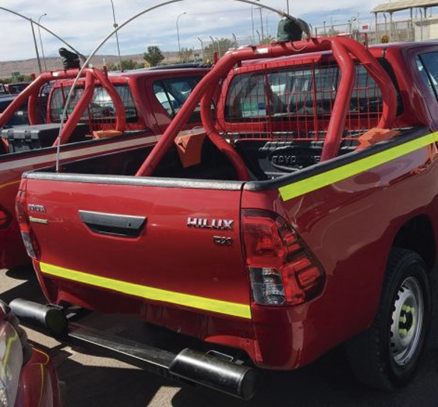 Equipamiento-camioneta-roja-1-682x1024.webpCCCC